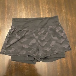 Women’s medium grey camouflage athletic shorts